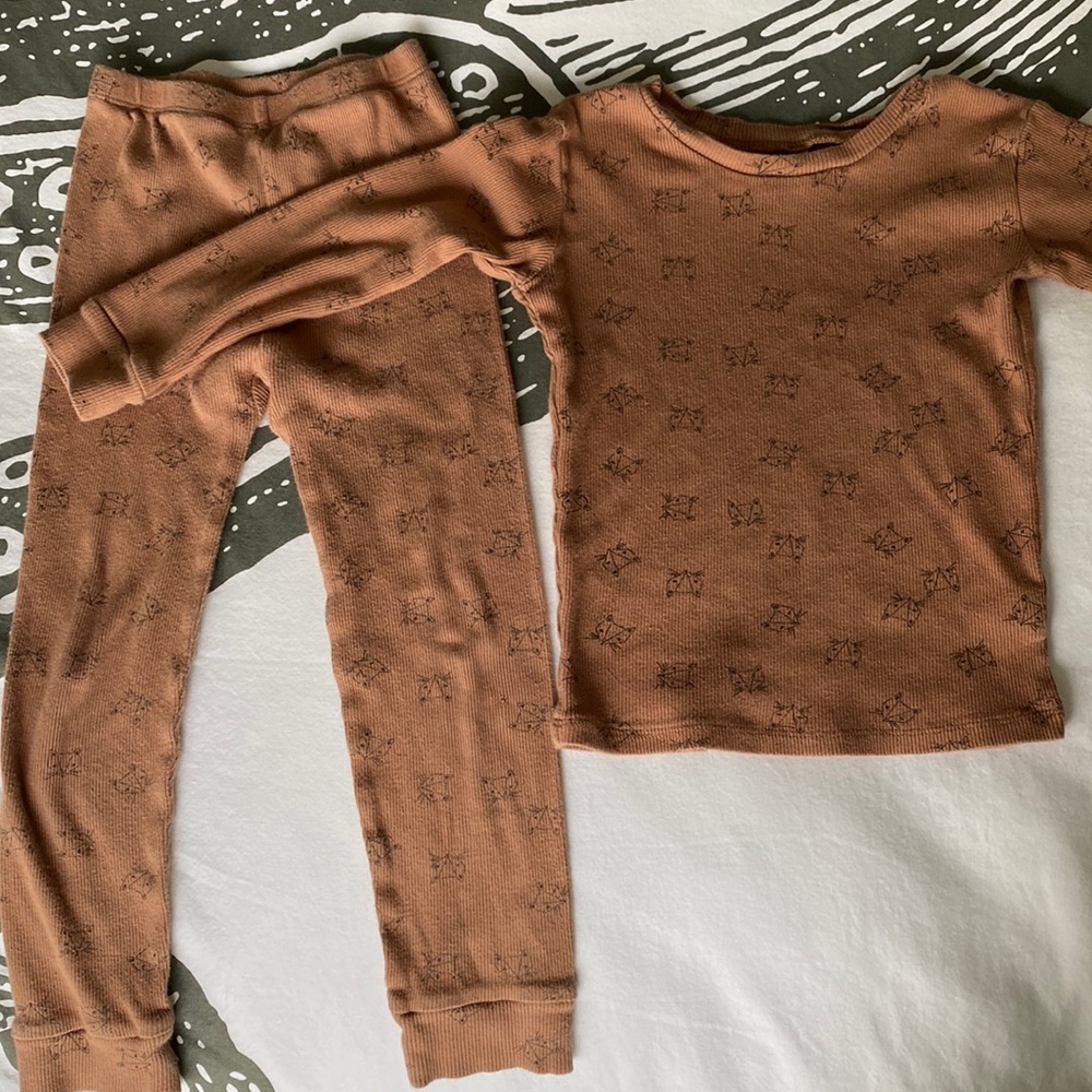 Rylee + Cru Pajama set 🦊 4-5Y